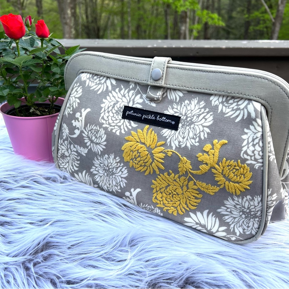 Petunia Pickle Bottom Cross Town Clutch Diaper Bag, NWOT